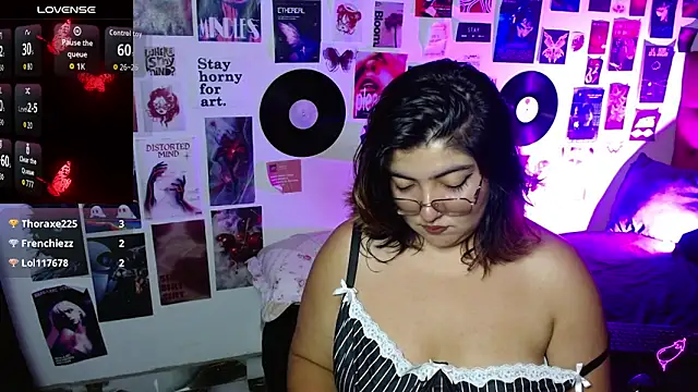 Roxy_f_w webcam
