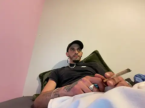 Rebeu313 live sex cam