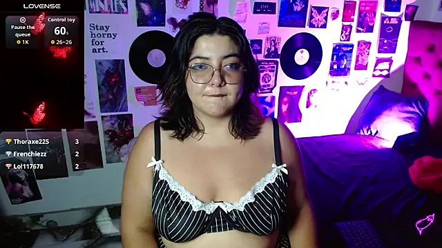 Roxy_f_w webcam