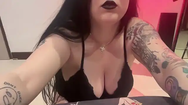 mrsemmablaze - Mrsemmablaze's free webcam - UK Sex Cams