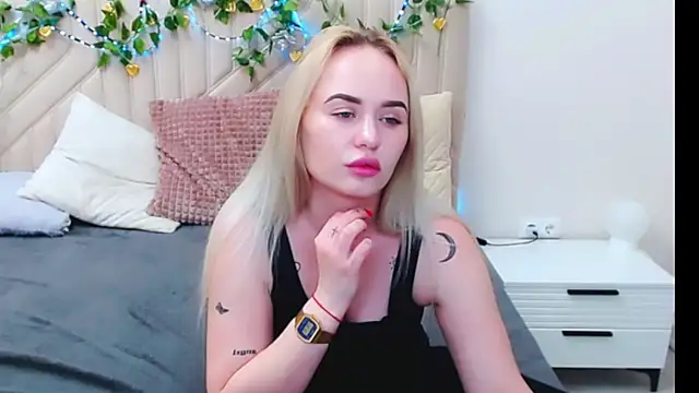 LiluMoon__ webcam