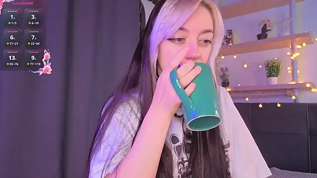 TristaRoht Stripchat cam model