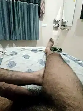 Tall_Hairy_Man webcam