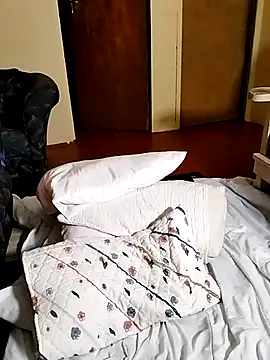 darkkiss66 (F milf) - Boost more tokens