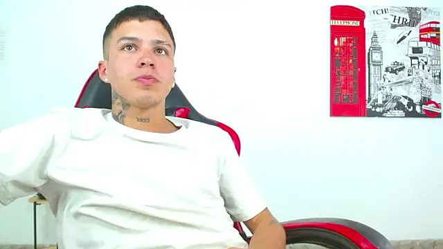 Cumandres18 live sex cam