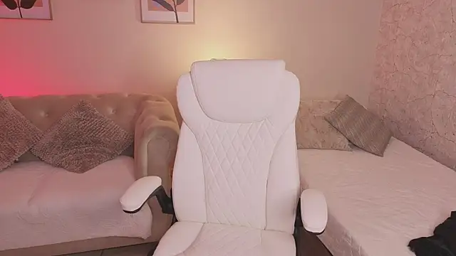 dahianawalcott - DahianaWalcott's free webcam - UK Sex Cams