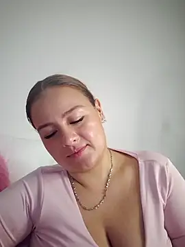 Foxylisaflores Stripchat cam model