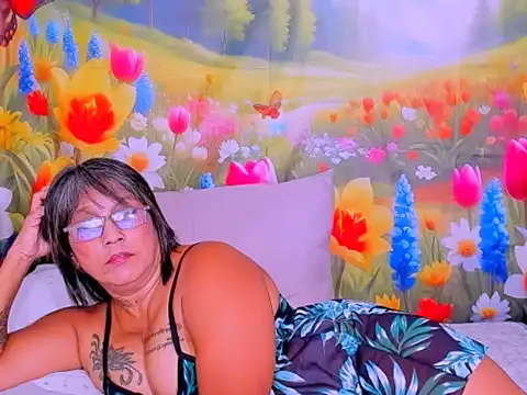 indianroxy webcam