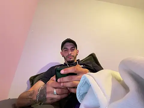 Rebeu313 live sex cam