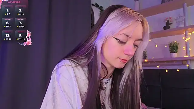 TristaRoht Stripchat cam model