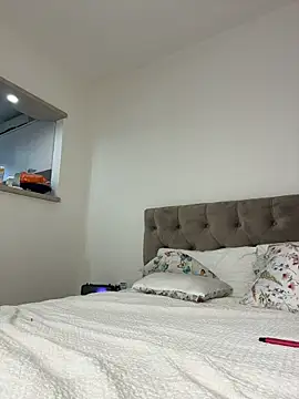 IrisBlues live sex cam