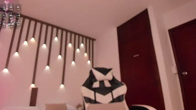 emma_fhox - Emma_fhox's free webcam - UK Sex Cams