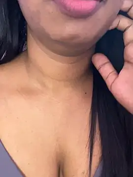 Webcam Model (tamil_Aarathi)  is live.Free join now!