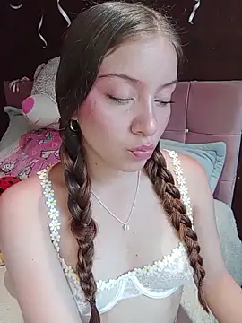 Webcam Model (MimiSoftie)  is live.Free join now!