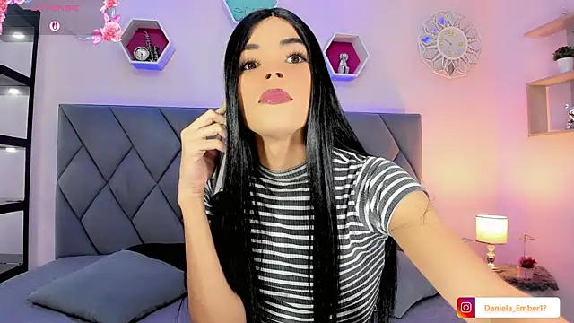 amira_ember - Amira_Ember's free webcam - UK Sex Cams