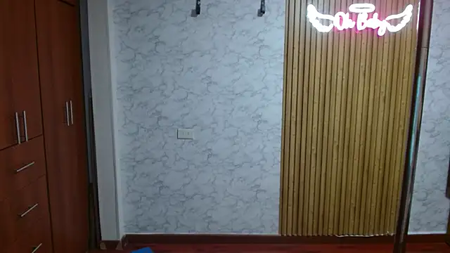 Anitta_muscle webcam