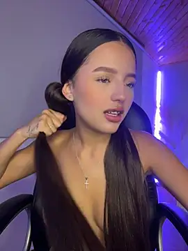 Sofia18_pinkk live sex cam