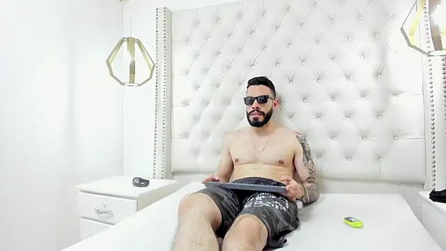 jean_lewis2 - JEAN_LEWIS2's free webcam - UK Sex Cams