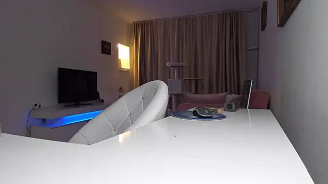 xqueenyasmine webcam