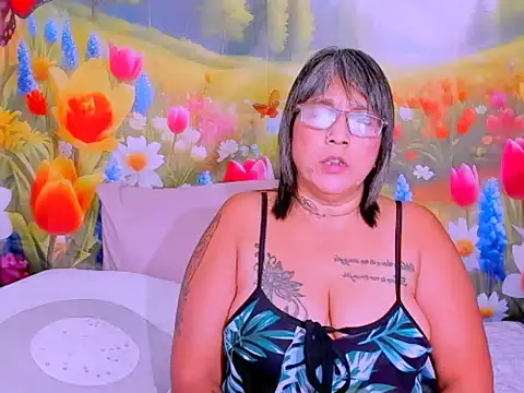 indianroxy webcam
