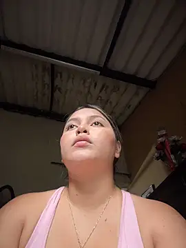 Webcam Model (lunablossom_)  is live.Free join now!