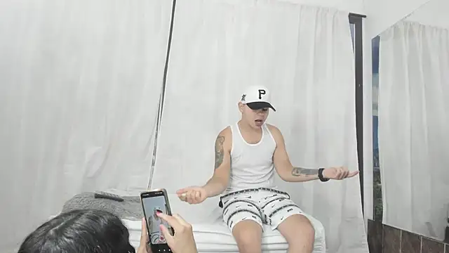 SabrinaAndEddy webcam