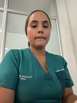 Webcam Model (Noa_Harper-)  is live.Free join now!