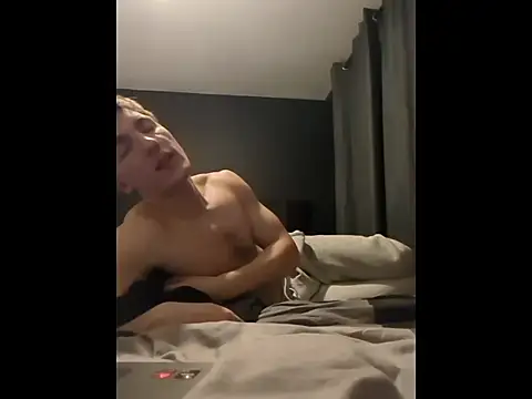 HornyKing2969's live cam