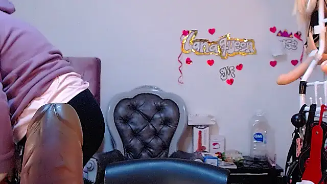 lanaqueen699 webcam