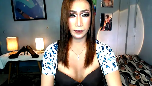 littleredbunny27 webcam