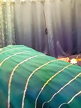 LoveLy-Soneya webcam