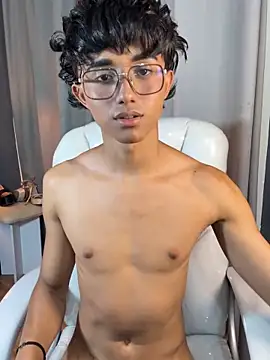 noa_03 (M twink) - COMPLETE BODY IN OIL