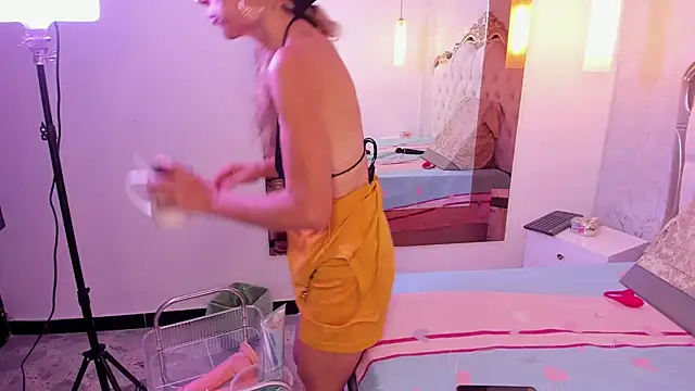 KristalMature webcam