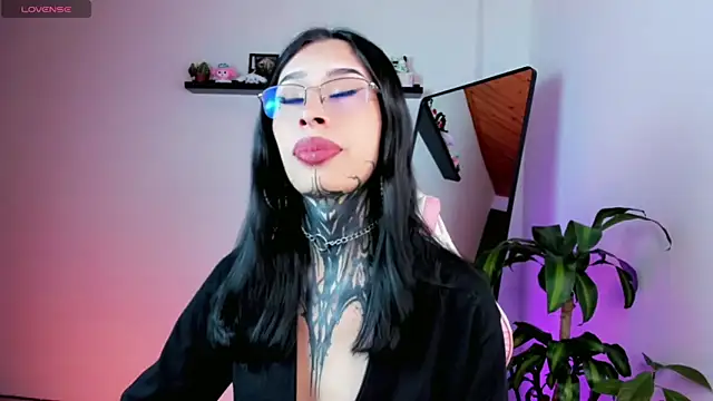 kali_ka_ Live Webcam on Stripchat