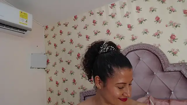 crystal_watson0 - Crystal_watson0's free webcam - UK Sex Cams