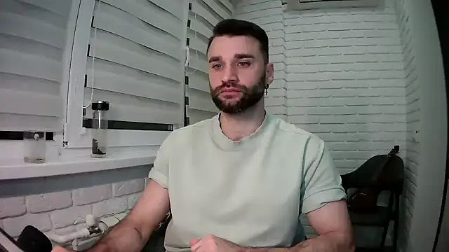 DaddySlava live sex cam