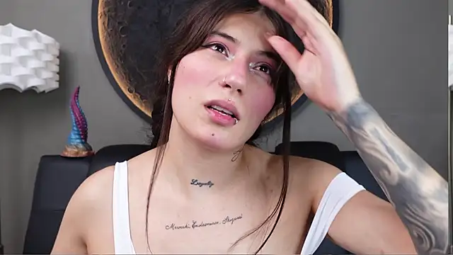 miss_sharlotte18 webcam