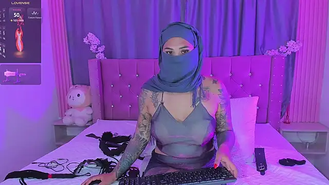 nayla-mouna - Nayla-Mouna's free webcam - UK Sex Cams