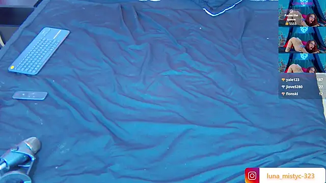 Lunamistyc live sex cam