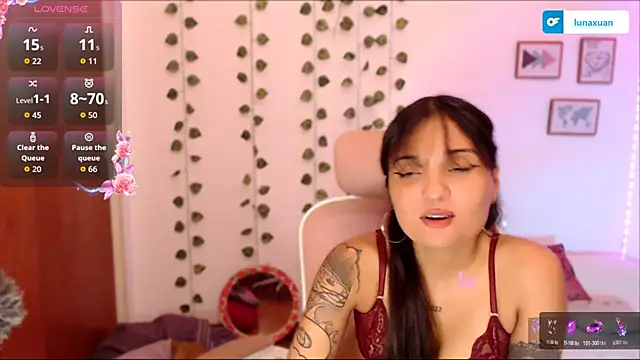 LunaXuan webcam