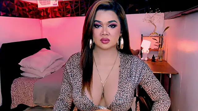 asiankatyhuge webcam