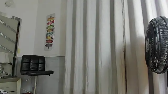 briana_wonder69xxx webcam