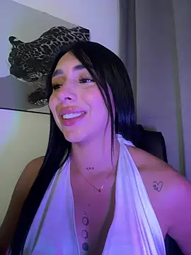 Webcam Model (isabella_jade)  is live.Free join now!