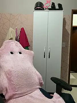 Irresistible24 webcam