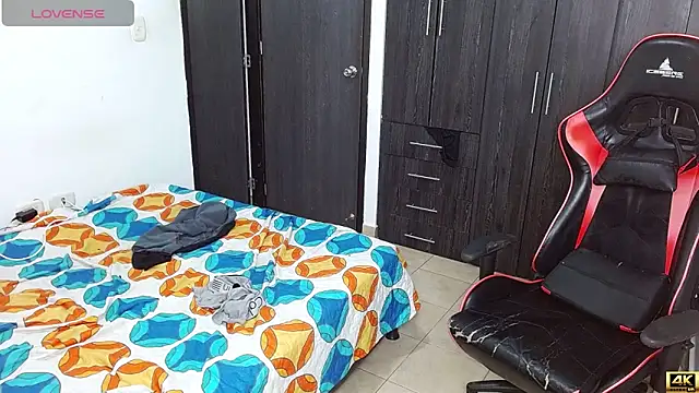 Javier_Hot27_ webcam