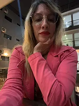 Gatitacarlita live sex cam