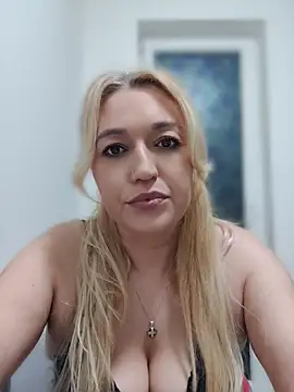 Webcam Model (LexaVelure)  is live.Free join now!