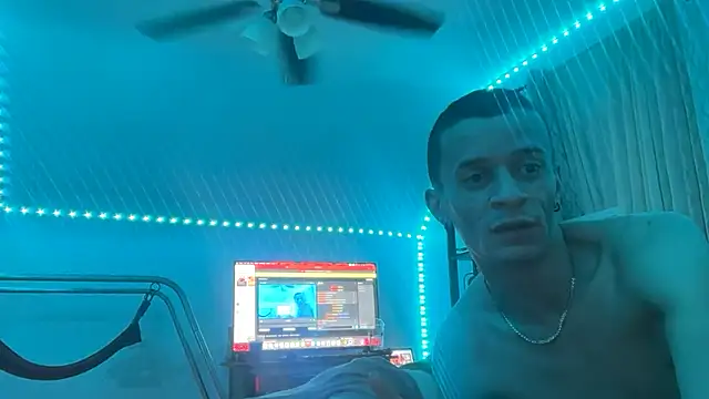 Fr4nk1eFFuxxx webcam