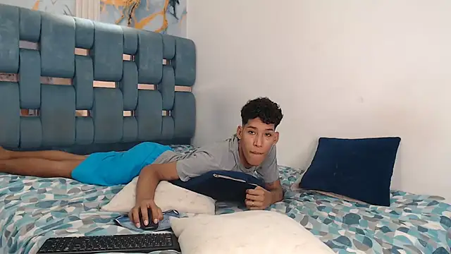 GREEN_BOYS webcam