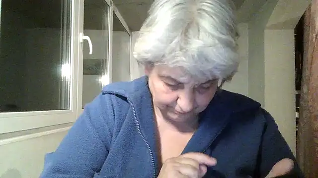 ExquisiteMature webcam